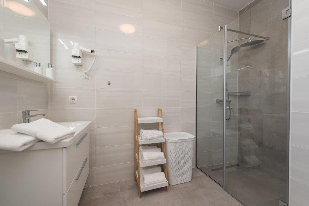 More Exclusive Villas And Spa 维尔 外观 照片