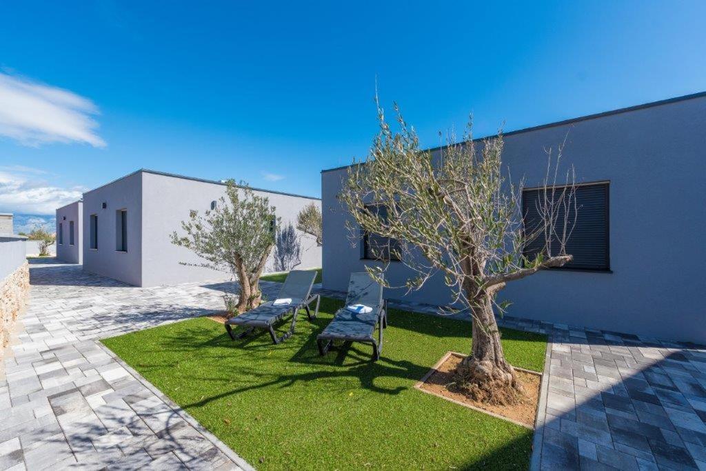 More Exclusive Villas And Spa 维尔 外观 照片